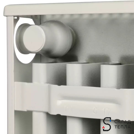 Радиатор стальной KERMI FKO 11 - высота 500 мм, длина 1100 мм с боковым подключением. Вид 4.