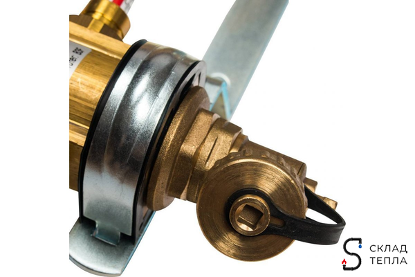 Коллекторная группа WATTS HKV/T - 1"ВР на 9 контуров 3/4"EK (с вентилями и расходомерами, латунь). Вид 4.