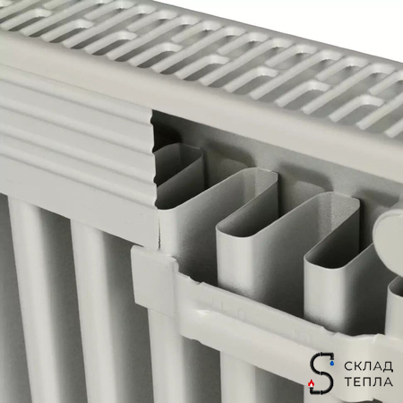 Радиатор стальной KERMI FKO 11 - высота 600 мм, длина 700 мм с боковым подключением. Вид 7.