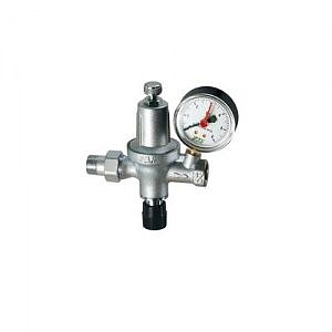 Регулятор давления автоматический FAR 2110 - 1/2' (НР/ВР, манометр, для систем отопления, цвет хром)